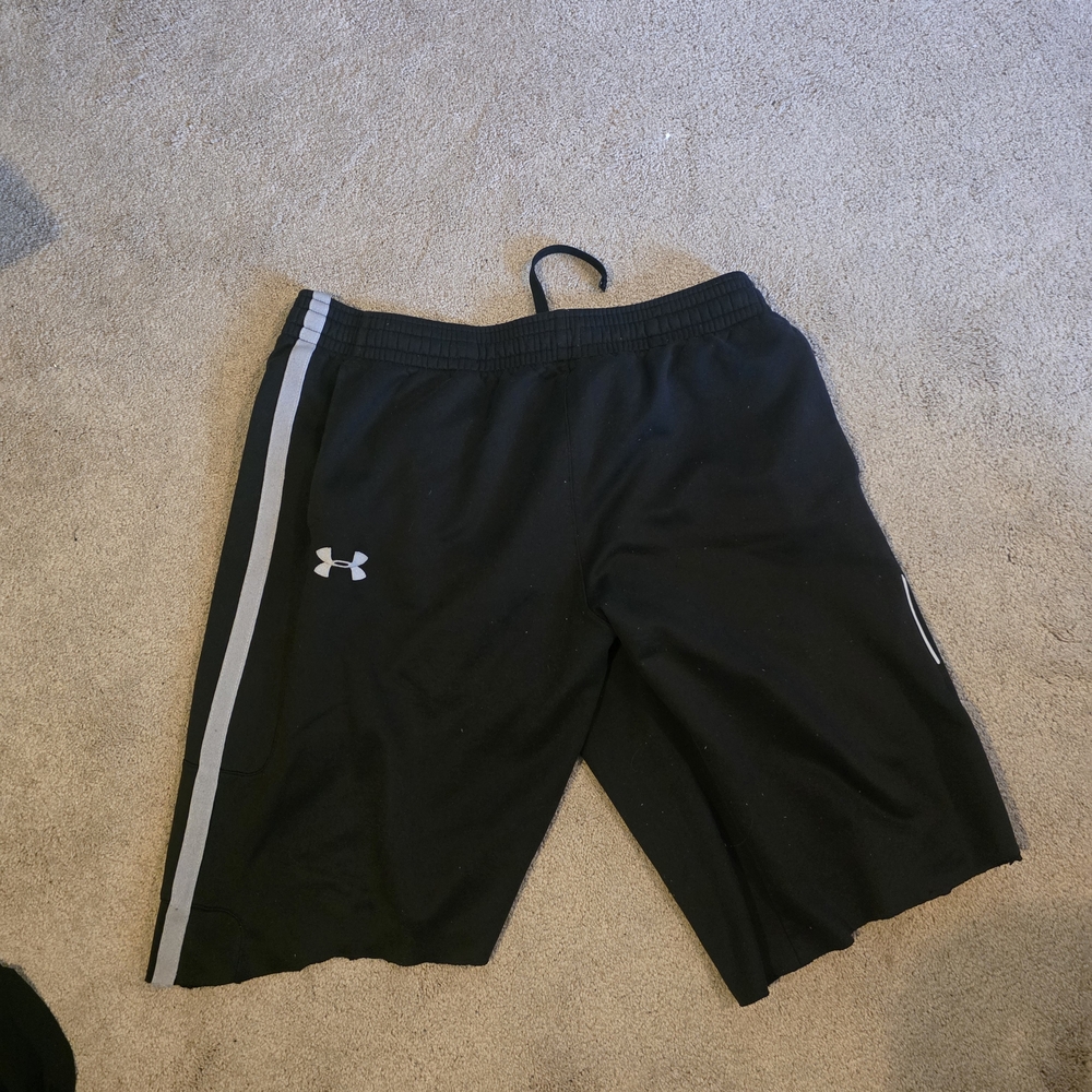 Under Armour Men's Black and Gray Cut Off Athletic Shorts